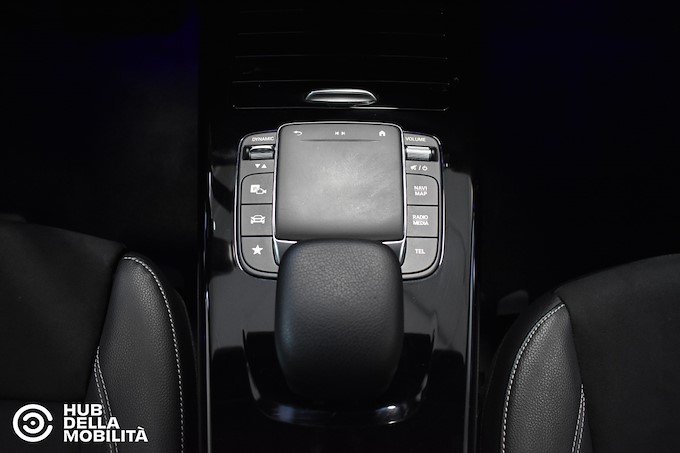 MERCEDES-BENZ A 180 d Automatic Premium Night Edition